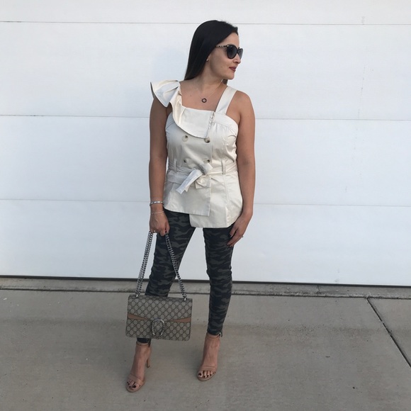 Meet your seller ⚜️ IG: Travelsforchocolate - Picture 8 of 8